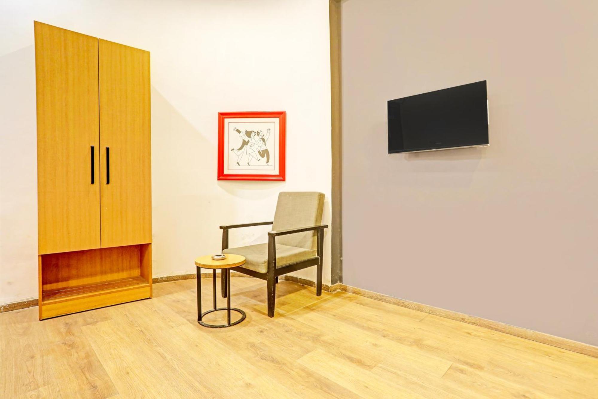 Super Townhouse Vijay Khand Gomti Nagar 러크나우 외부 사진
