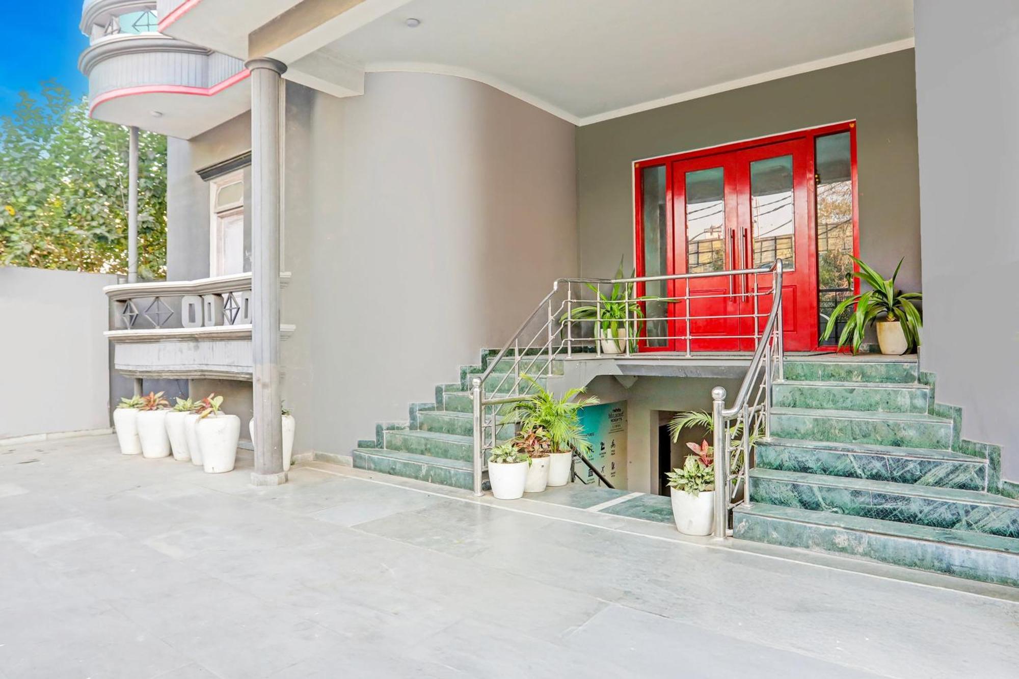 Super Townhouse Vijay Khand Gomti Nagar 러크나우 외부 사진