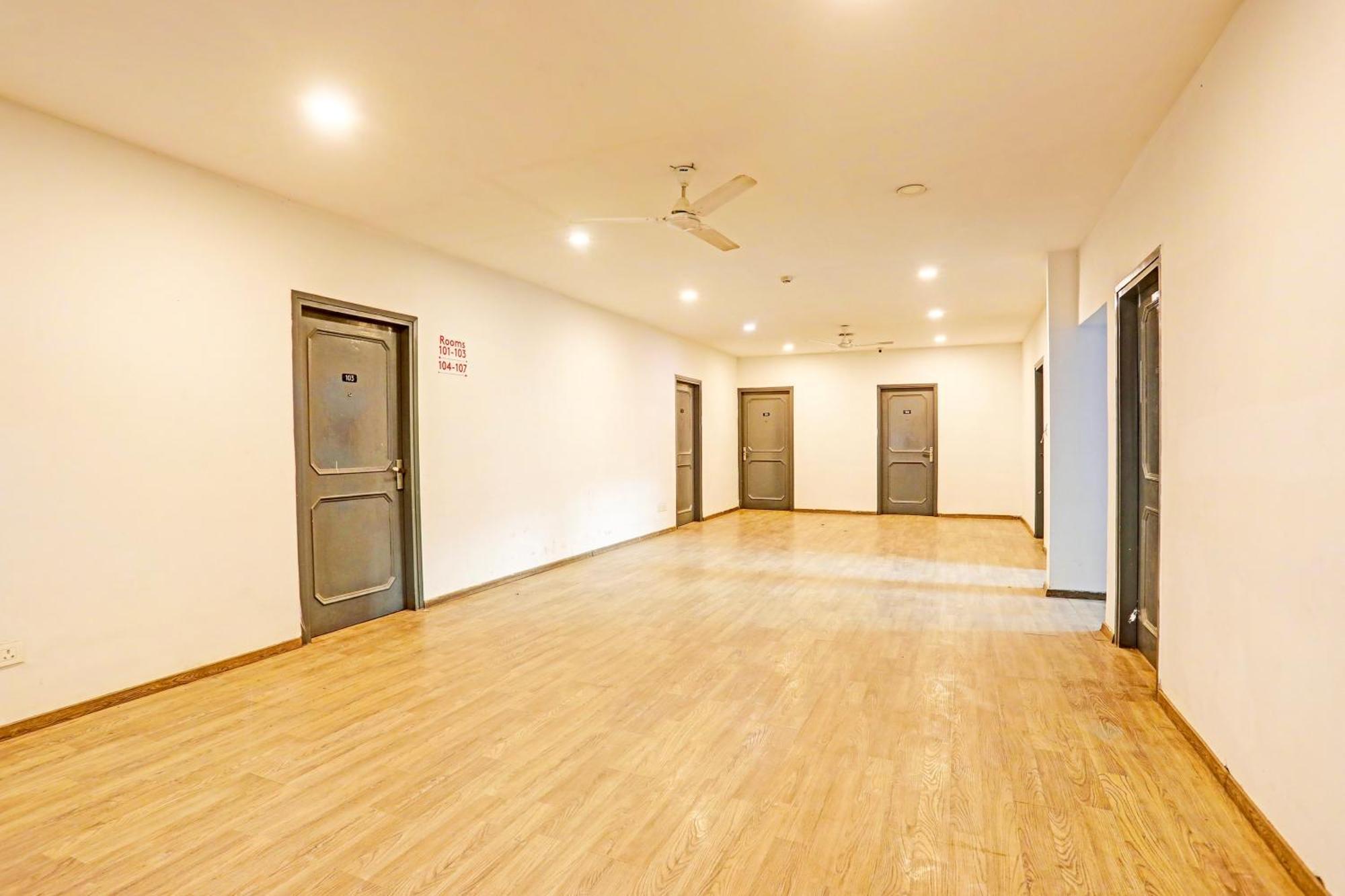 Super Townhouse Vijay Khand Gomti Nagar 러크나우 외부 사진